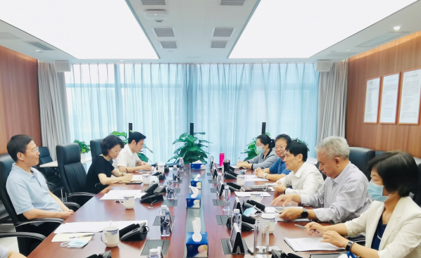 徐波同志帶隊赴市醫保局調研350.png