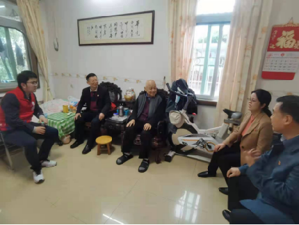 節前送溫暖，真情暖人心 ——市委編辦“春節”前夕組織開展走訪慰問活動（信息稿）387.png