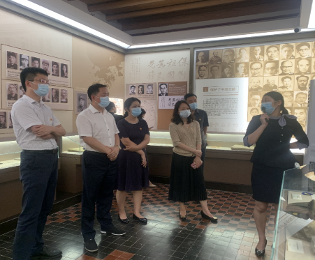 向暉同志率黨群政法處黨支部開展 “銘記紅色歷史 傳承愛國情懷”主題黨日活動155.png