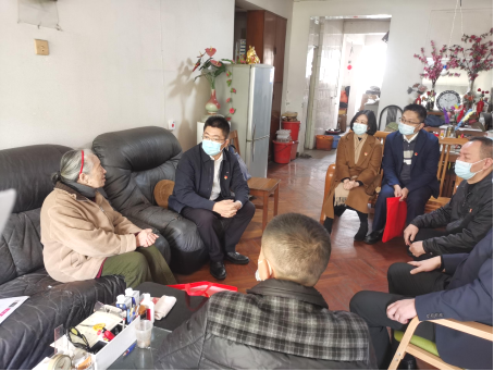 市委編辦春節前夕組織到“一對一”掛點聯系社區開展走訪慰問活動326.png